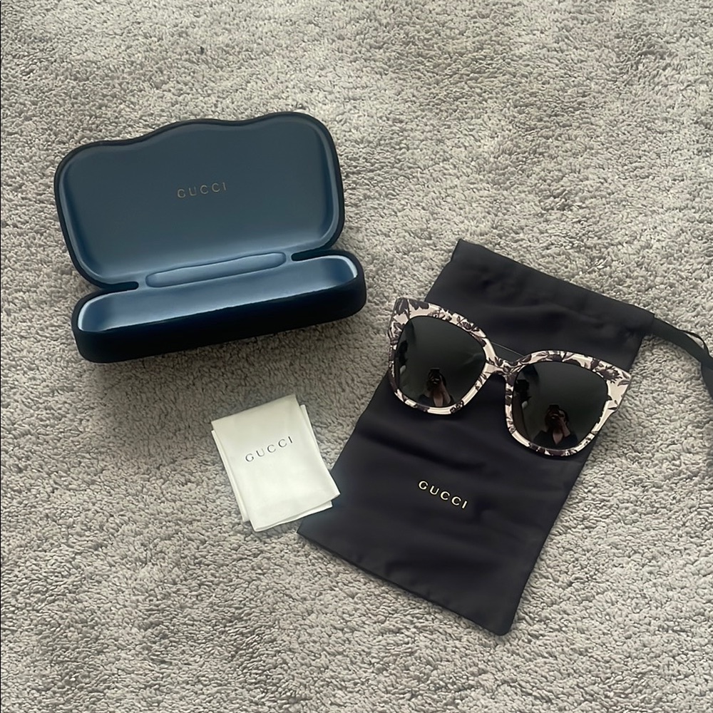 Gucci Black Sunglasses Elegant Accessories